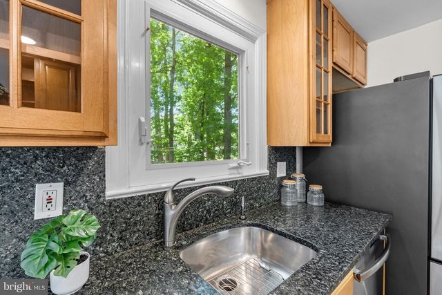 6604 GREY FOX DR, Springfield, VA 22152