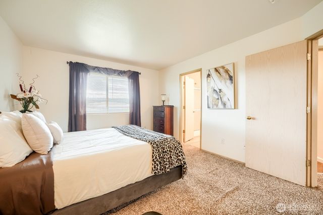 21908 40th Avenue E, Spanaway, WA 98387