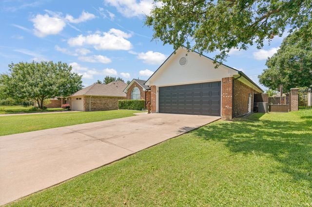 1404 Hyde Park Boulevard, Cleburne, TX 76033