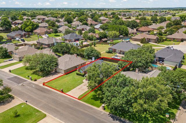 1404 Hyde Park Boulevard, Cleburne, TX 76033