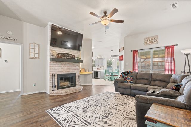 1404 Hyde Park Boulevard, Cleburne, TX 76033