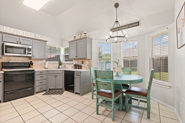 1404 Hyde Park Boulevard, Cleburne, TX 76033