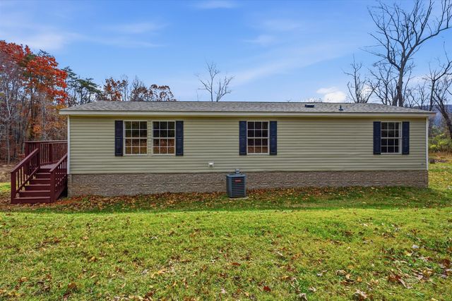 1295 McDearmon RD, Montvale, VA 24122