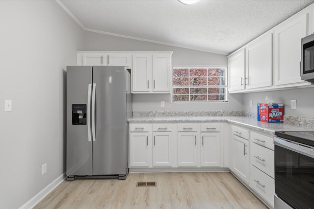 1295 McDearmon RD, Montvale, VA 24122