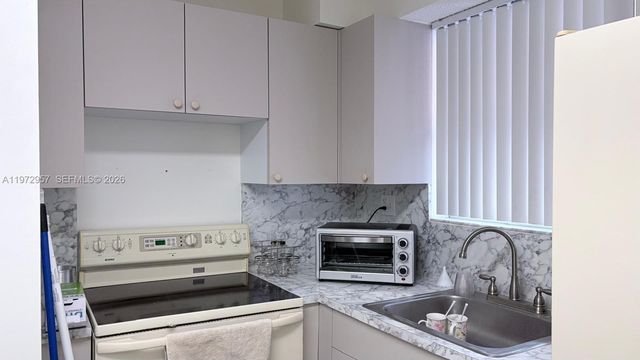 199 SW 12th Ave 415B, Miami, FL 33130