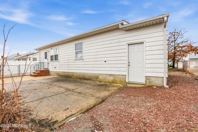 3446 Bergen Avenue, Toms River, NJ 08753