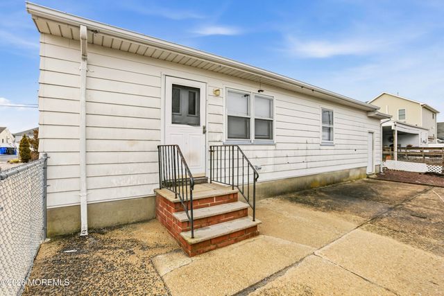 3446 Bergen Avenue, Toms River, NJ 08753