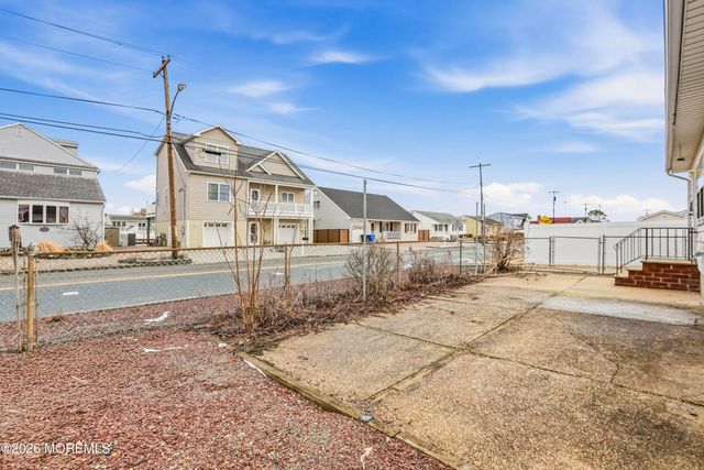 3446 Bergen Avenue, Toms River, NJ 08753