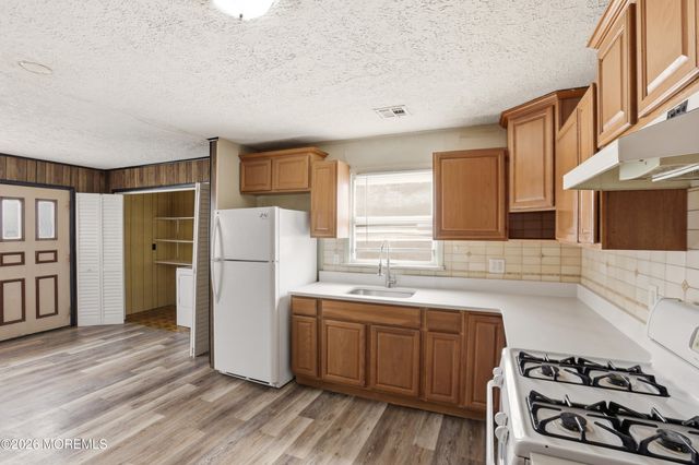 3446 Bergen Avenue, Toms River, NJ 08753