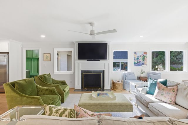 1925 Hawthorne Road, Wilmington, NC 28403