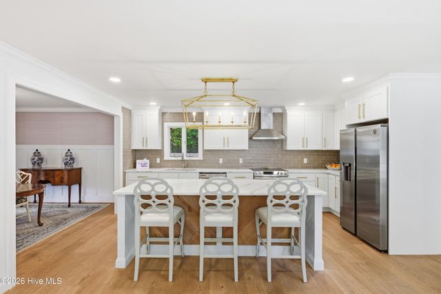 1925 Hawthorne Road, Wilmington, NC 28403
