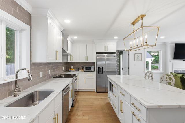 1925 Hawthorne Road, Wilmington, NC 28403