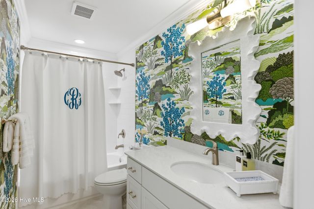 1925 Hawthorne Road, Wilmington, NC 28403