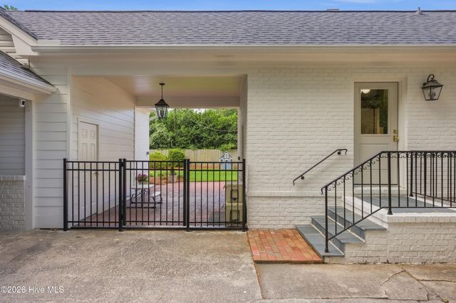 1925 Hawthorne Road, Wilmington, NC 28403