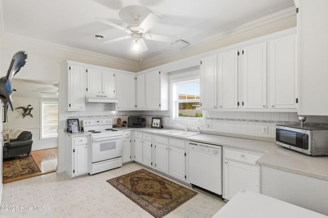 1925 Hawthorne Road, Wilmington, NC 28403