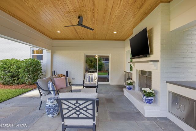 1925 Hawthorne Road, Wilmington, NC 28403