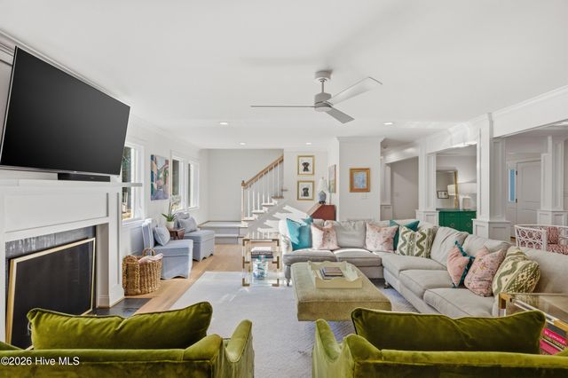 1925 Hawthorne Road, Wilmington, NC 28403