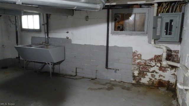 783 Dover Center, Westlake, OH 44145