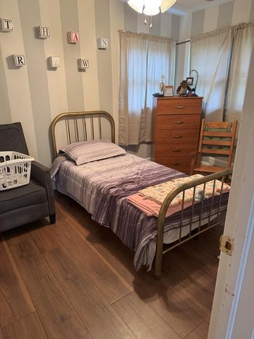 906 Vine ST, Martinsville, VA 24112