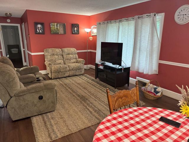 906 Vine ST, Martinsville, VA 24112