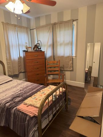 906 Vine ST, Martinsville, VA 24112