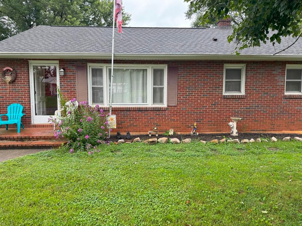 906 Vine ST, Martinsville, VA 24112