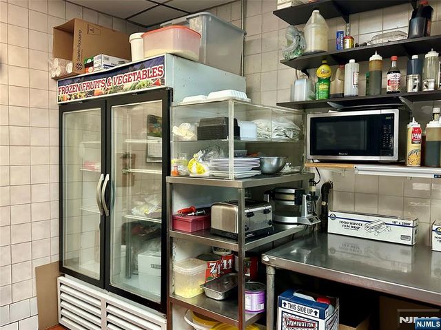 200 Old River Road, Edgewater, NJ 07020