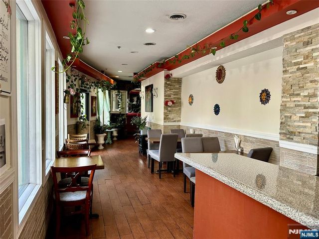 200 Old River Road, Edgewater, NJ 07020