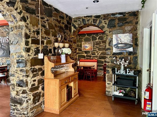 200 Old River Road, Edgewater, NJ 07020