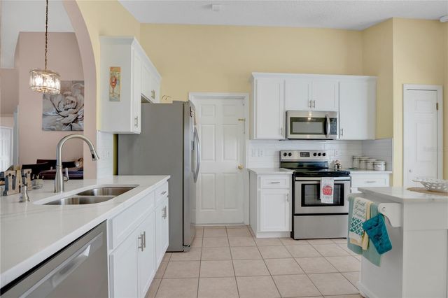 1567 PINE COURT, Apopka, FL 32703