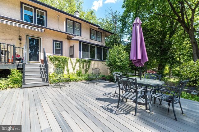 825 HIGHLAND AVE, Morrisville, PA 19067