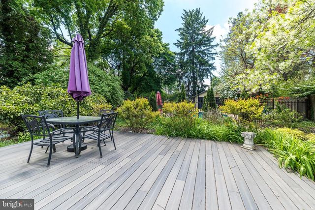 825 HIGHLAND AVE, Morrisville, PA 19067