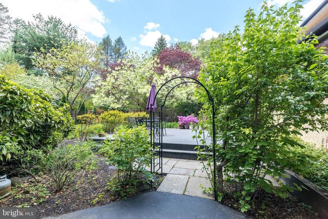 825 HIGHLAND AVE, Morrisville, PA 19067
