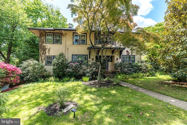 825 HIGHLAND AVE, Morrisville, PA 19067