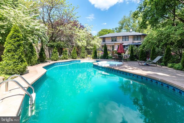825 HIGHLAND AVE, Morrisville, PA 19067