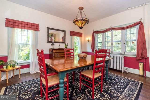 825 HIGHLAND AVE, Morrisville, PA 19067