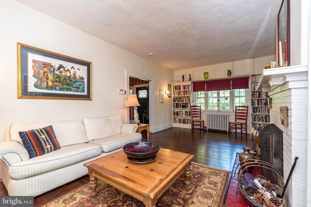 825 HIGHLAND AVE, Morrisville, PA 19067