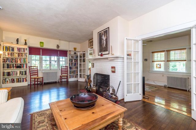 825 HIGHLAND AVE, Morrisville, PA 19067