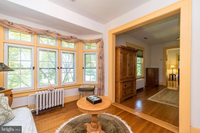 825 HIGHLAND AVE, Morrisville, PA 19067
