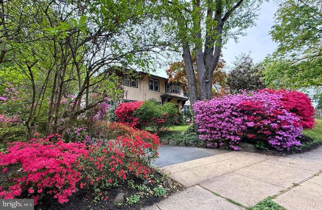 825 HIGHLAND AVE, Morrisville, PA 19067