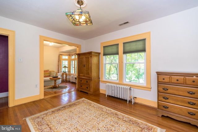 825 HIGHLAND AVE, Morrisville, PA 19067