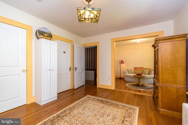 825 HIGHLAND AVE, Morrisville, PA 19067