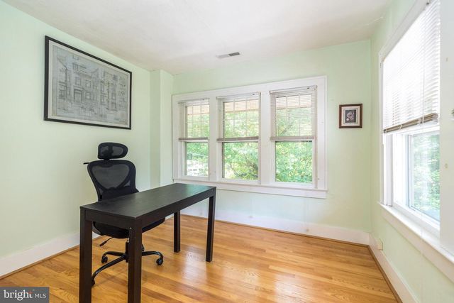 825 HIGHLAND AVE, Morrisville, PA 19067