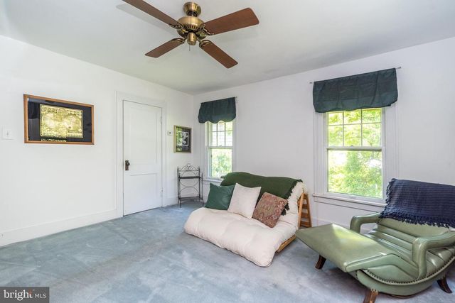 825 HIGHLAND AVE, Morrisville, PA 19067