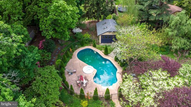 825 HIGHLAND AVE, Morrisville, PA 19067