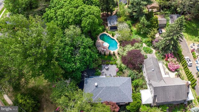 825 HIGHLAND AVE, Morrisville, PA 19067