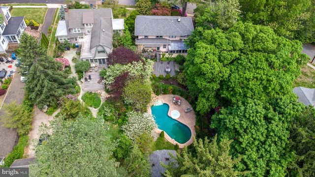 825 HIGHLAND AVE, Morrisville, PA 19067
