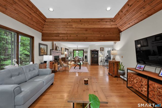 10 Candleview Drive, Sherman, CT 06784