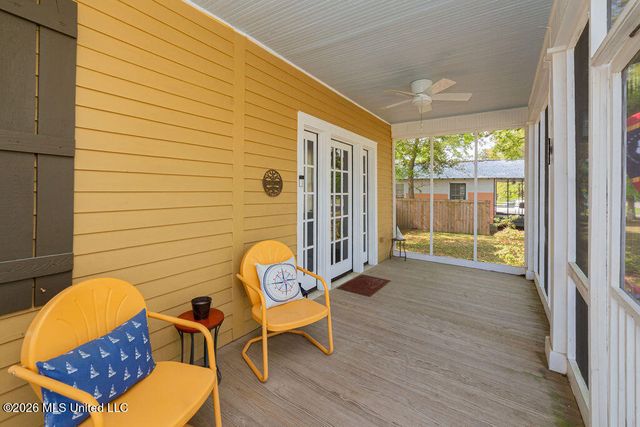 203 Jeff Davis Avenue, Waveland, MS 39576