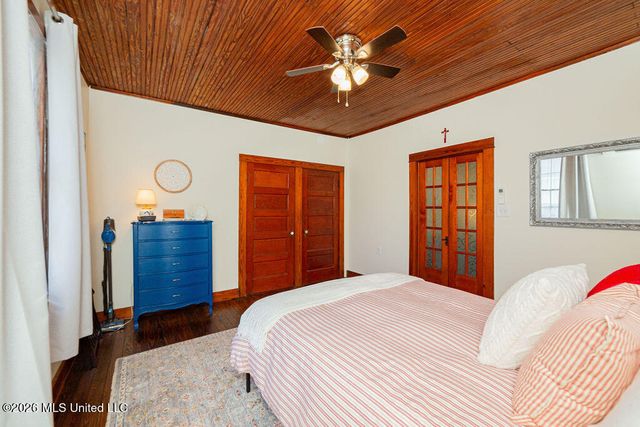 203 Jeff Davis Avenue, Waveland, MS 39576